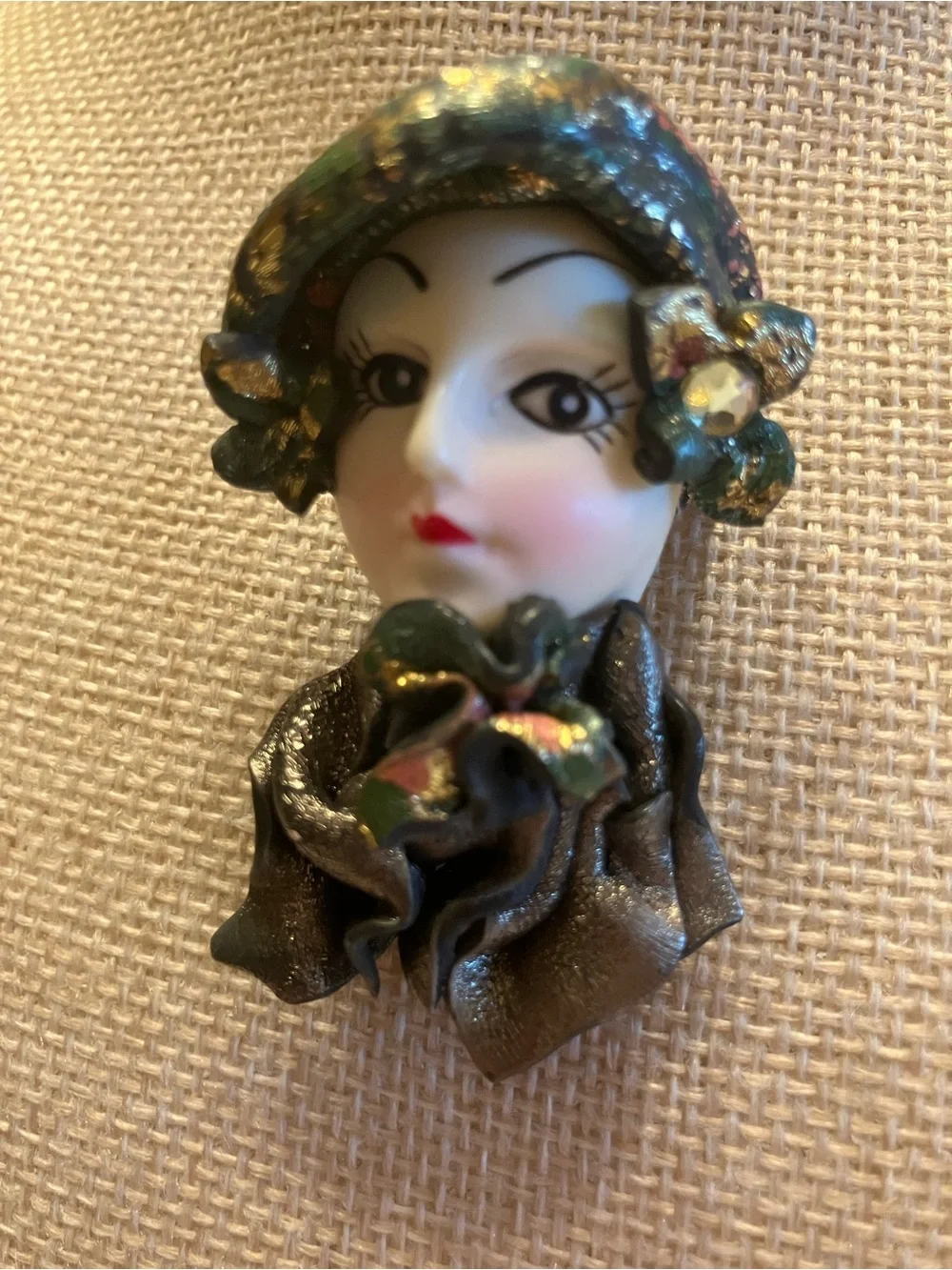 Art Deco - Style Flapper Lady Brooch